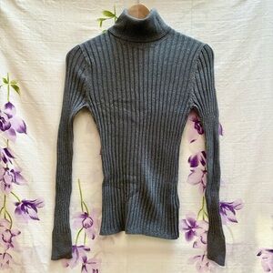 GAP Gray Sparkly Fitted Ribbed Long Sleeve Turtleneck